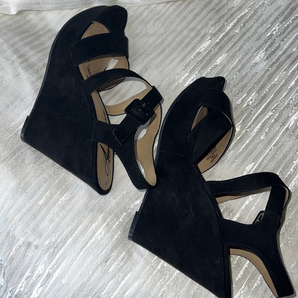 American Rag Women's 'Rachey' Black Suede Wedge Platform Heel Sandals Size 8.5 M - Picture 9 of 13